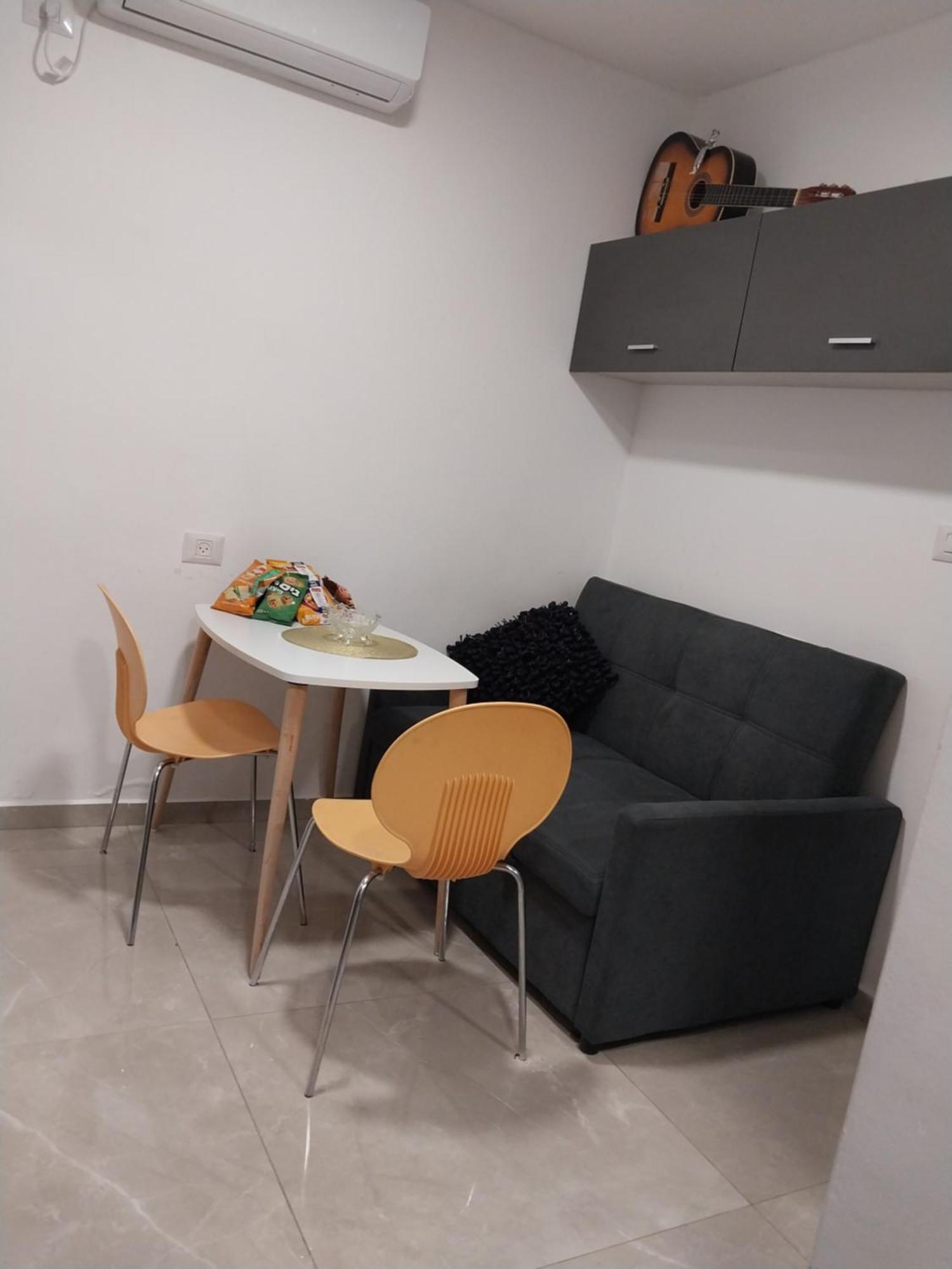 Apartamento שירת דבורה בבני ברק Giv'at Shemu'el Exterior foto
